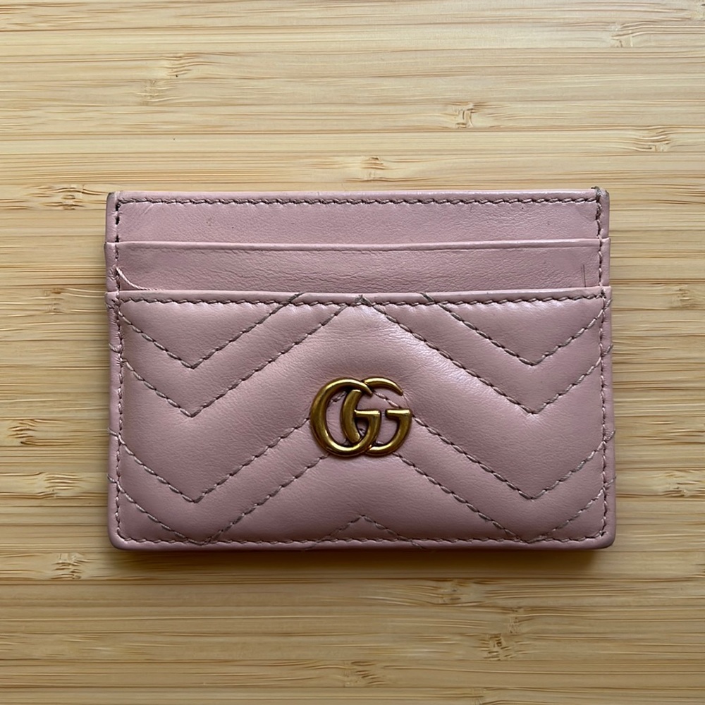 Great condition Gucci wallet!